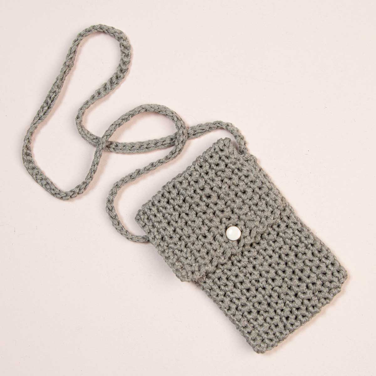 Box I'm learning to crochet Cream-colored mobile pouch