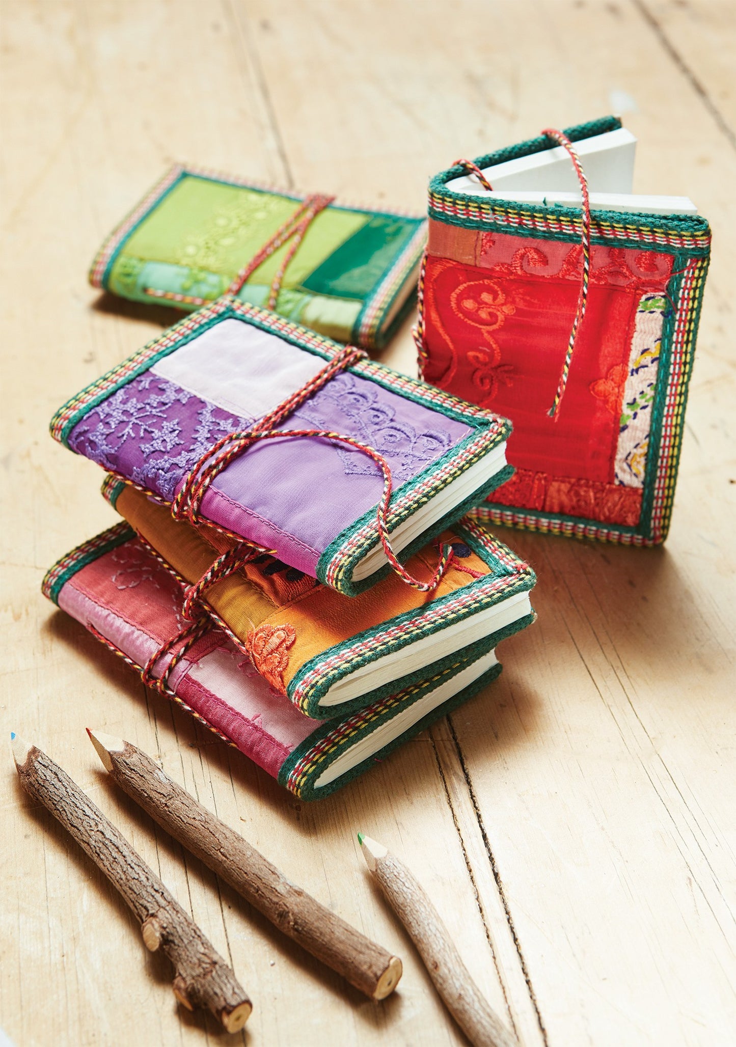 Namaste, Sari Notebook